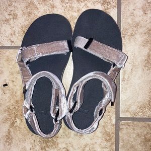 Women’s teva sandals